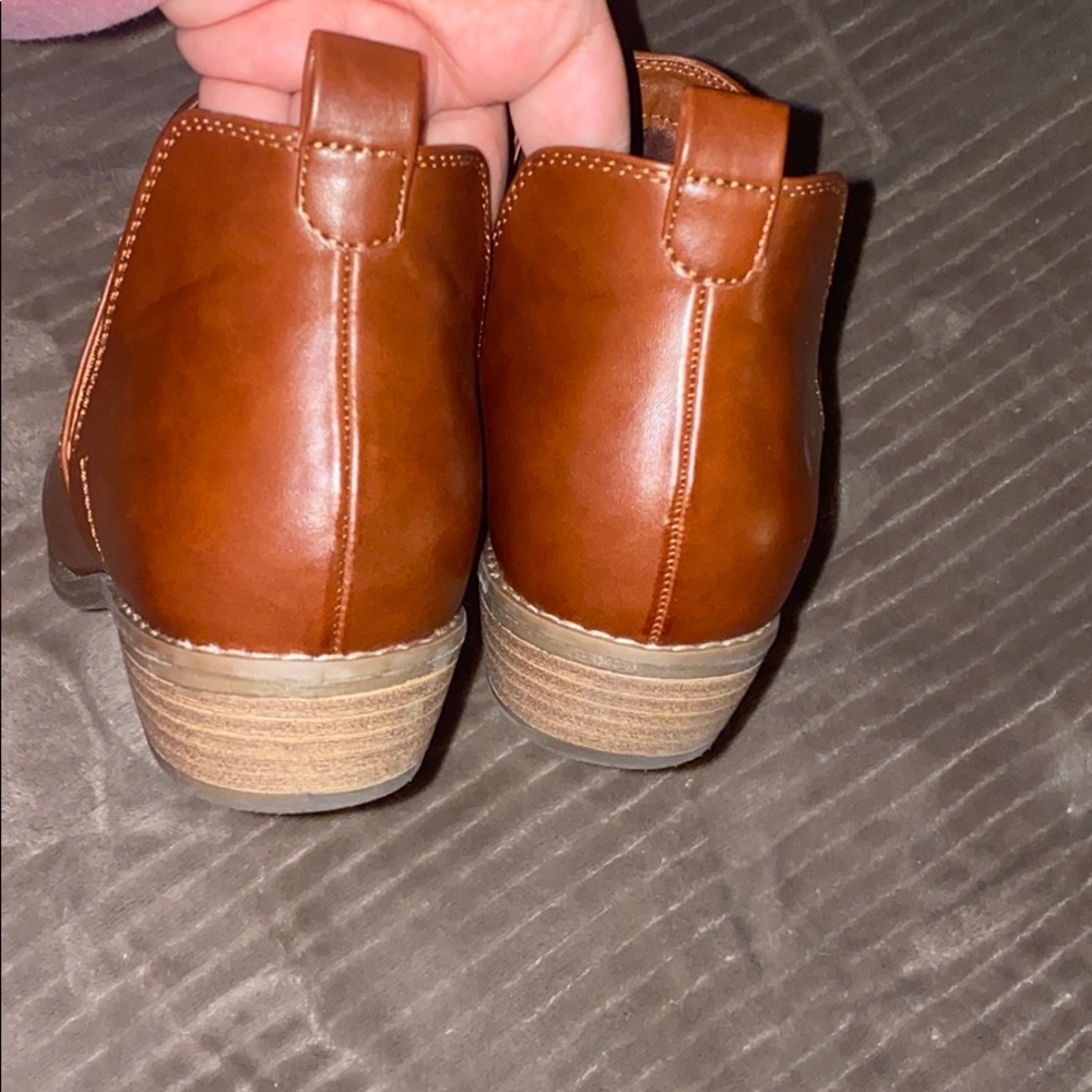 Universal Thread Booties - Picture 4 of 5